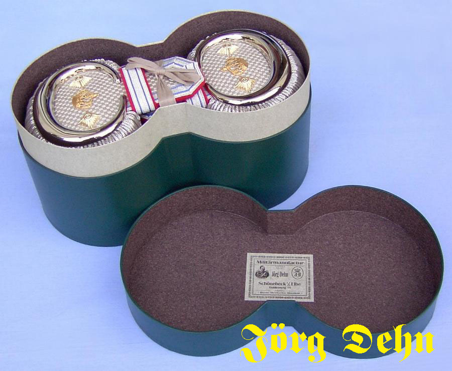 Epaulettenkarton3